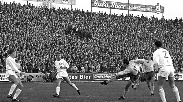 Neben Ulsaß glänzte auch Erich Mass in der Meistermannschaft. Der Flügelstürmer spielte von 1964 bis 1970 für die Eintracht und erzielte dabei 41 Tore.