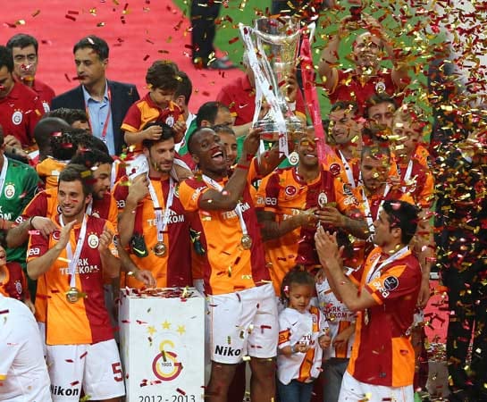 Galatasaray Istanbul verteidigt die Meisterschaft in der Türkei. Der Klub vom Bosporus ist nun...