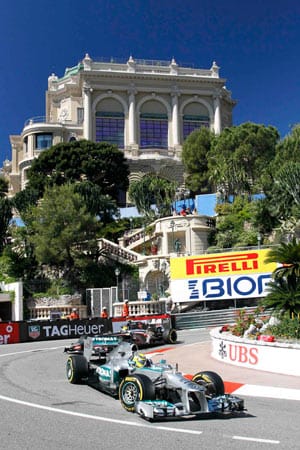 Beim ersten freien Training in Monaco gibt wieder einmal Trainingsweltmeister Nico Rosberg den Ton an. Er absolviert die meisten Runden und ist dabei der Schnellste.