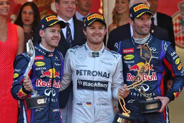 So sehen Sieger aus: Nico Rosberg (Mitte) gewinnt vor Sebastian Vettel (li.) und Mark Webber.