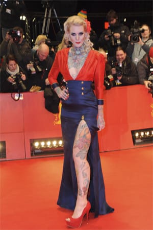 Abgesehen von den Tattoos und grellen Haarfarben natürlich, die gehören für das österreichische Model Lexy Hell und andere "moderne" Pin-ups meist dazu.