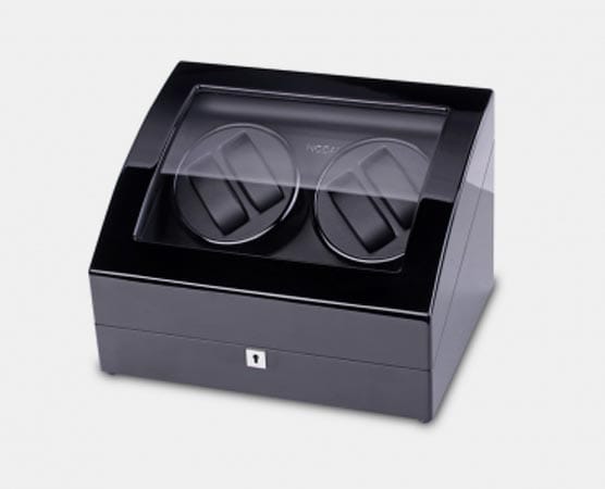 Im Inneren des Modalo ruhen bis zu vier Stücke auf Kunstleder, der Kasten ist in schwarzer Klavierlack-Optik verarbeitet. Die Truhe ist abschließbar. Erhältlich für 229 Euro. Im Inneren des Modalo ruhen bis zu vier Stücke auf Kunstleder, der Kasten ist in schwarzer Klavierlack-Optik verarbeitet. Die Truhe ist abschließbar. Erhältlich für 229 Euro.