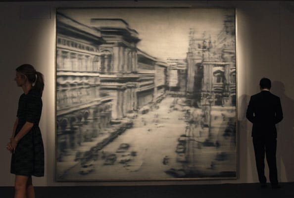 Im Mai 2013 erzielte das Gemälde "Domplatz, Mailand" des deutschen Malers Gerhard Richter bei Sotheby's in New York 37,1 Millionen Dollar oder knapp 29 Millionen Euro