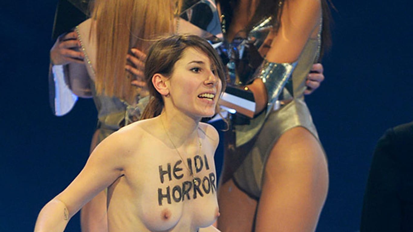 "Heidi Horror Picture Show": Das Finale von "Germany's Next Topmodel" wurde von einem Nacktprotest überschattet.