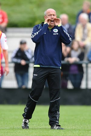 Mario Basler war schon immer ein Mann der klaren Worte. Über Frauen-Fußball sagte der ehemalige Bundesliga-Profi: "Ich bin ehrlich: Fußball ist nichts für Frauen. Wenn Mädels auf dem Rasen rumtoben wollen, sollen sie ein Netz aufstellen und Tennis spielen."