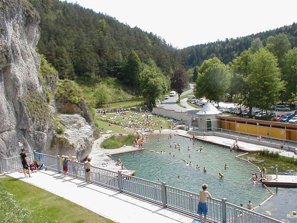Aus ganz Europa kamen die Gäste, als 1925 in Pottenstein in der Fränkischen Schweiz eine moderne Badeanlage erbaut wurde.