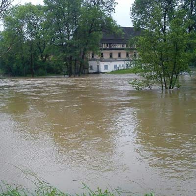 Ebenfalls prekär: Die Hochwasserlage an der Weißen Elster - hier bei Zeitz (Sachsen-Anhalt).