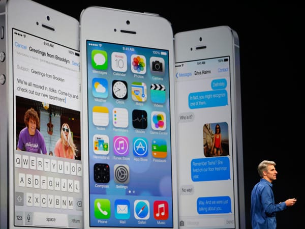 Craig Federighi präsentiert iOS 7