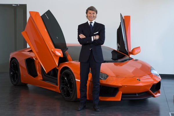 Der Deutsche Stephan Winkelmann ist seit 2005 Präsident und CEO von Automobili Lamborghini. Als Diplomatensohn verbrachte er Teile seiner Kindheit in Rom und daher war ihm weder die italienische Sprache, noch die Mentalität fremd.