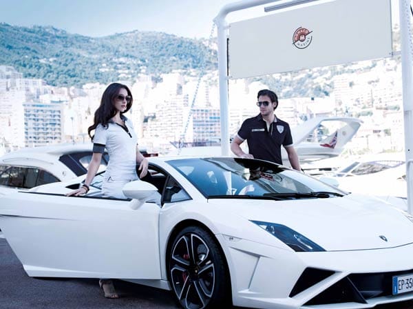 Passend zum schicken Sportwagen, bietet Lamborghini auch eine eigene Modelinie an.