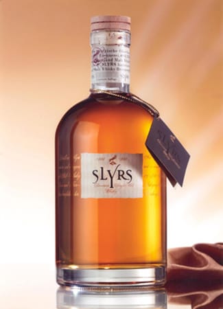 Eine Flasche Slyrs Bavarian Single Malt kostet je nach Händler zwischen 30 und 60 Euro.
