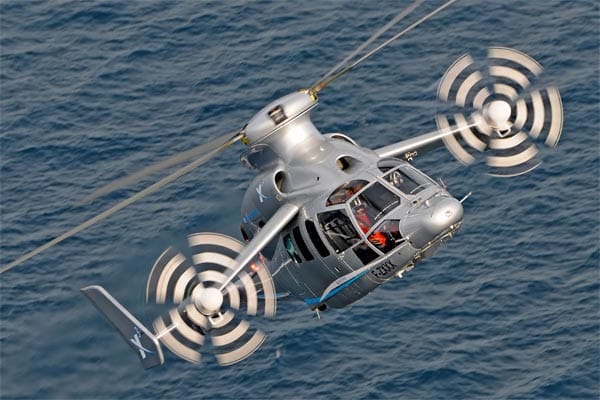 Für Geschäftsleute kann es oft nicht schnell genug gehen - auch beim Reisen. Der neue Eurocopter X3 könnte deshalb modernen Privatjets für Geschäftsreisende Konkurrenz machen.