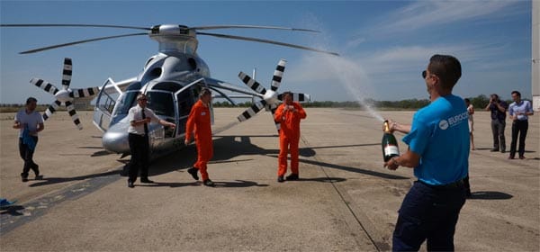 Mit diesem Antrieb schaffte der Helikopter über Istres in Südfrankreich einen inoffiziellen Weltrekord: Das Fluggefährt des Herstellers Eurocopter, eine Tochter des Luft- und Raumfahrtkonzerns EADS, erzielte eine Geschwindigkeit von 472 km/h, im Sinkflug erreichte es sogar ein Tempo von 487 km/h.