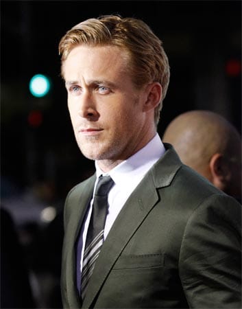 Vorne etwas länger, meist akkurat zur Seite gestylt: Platz 2 der heißesten Männerhaarschnitte ging an Hollywood-Beau Ryan Gosling.