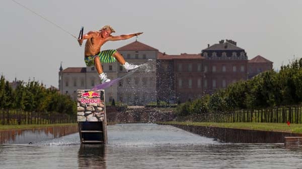 Dominik Gührs: Wakeboarden im Schlosspark.