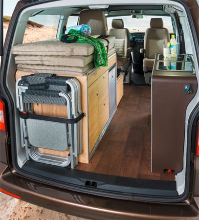 Außen dezent, innen viel Stauraum: Die Modellreihe HymerCar basiert auf dem Fiat Ducato und neuerdings auch auf dem VW T5. Außen dezent, innen viel Stauraum: Die Modellreihe HymerCar basiert auf dem Fiat Ducato und neuerdings auch auf dem VW T5.