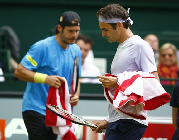 Bei den French Open erreichte Haas erstmals das Viertelfinale, scheiterte dort allerdings an Roger Federer. So wie in Halle - dort war für den Sunny-Boy im Halbfinale gegen den Schweizer Schluss. Immerhin: Der gebürtige Hamburger rangiert auf Platz elf der ATP-Weltrangliste.