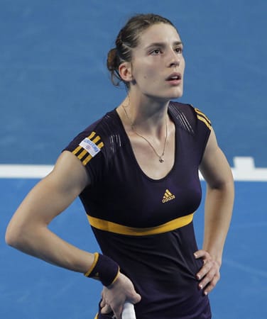 Beim Hopman Cup im Dezember 2013 erleidet Petkovic die nächste bittere Enttäuschung: Eine Knieverletzung stellt sich als Riss des Innenmeniskus heraus. Daraufhin musste sie die Australian Open und den Fed Cup im Februar absagen.