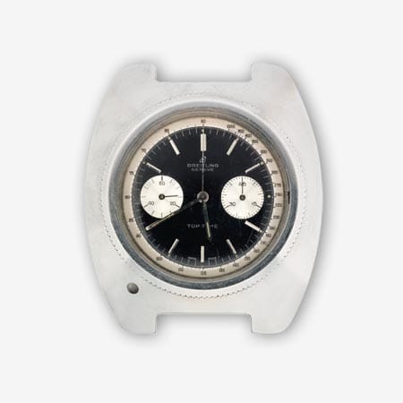 Die Uhr ohne Armband tauchte auf einem Flohmarkt in England auf und wurde für 25 Pfund erworben. Nun hat ein Käufer bei einer Versteigerung des Londoner Auktionshauses Christie's dafür 122.000 Euro bezahlt.
