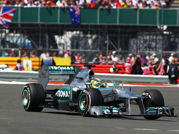 Nico Rosberg fährt ein ganz starkes Rennen, profitiert aber auch erheblich von der Safety-Car-Phase.
