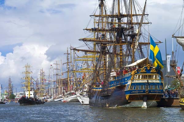 Premiere auf der Kieler Woche feierte die „Götheborg“: Der Segler wurde vor rund zehn Jahren nach dem Vorbild eines Schiffes aus dem 18. Jahrhundert gebaut. Hier auf der Sail 2010.
