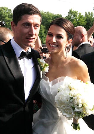 BVB-Star Robert Lewandowski hat seine Freundin Anna Stachurska geheiratet.