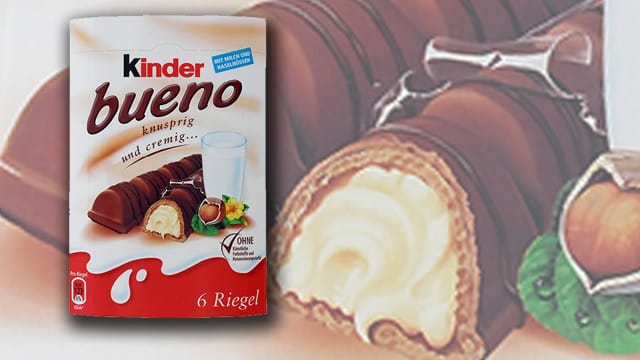 Ein Riegel Kinder Bueno, bestehend aus zwei Stücken, enthält 246 Kilokalorien. So viel, wie eine halbe Tafel Schokolade. Pro 100 Gramm stecken 572 Kilokalerien in Kinder Bueno.