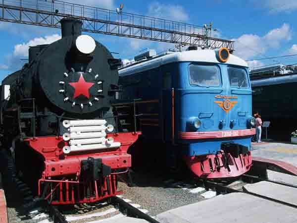 Die mächtigen Lokomotiven der Transsibirischen Eisenbahn.