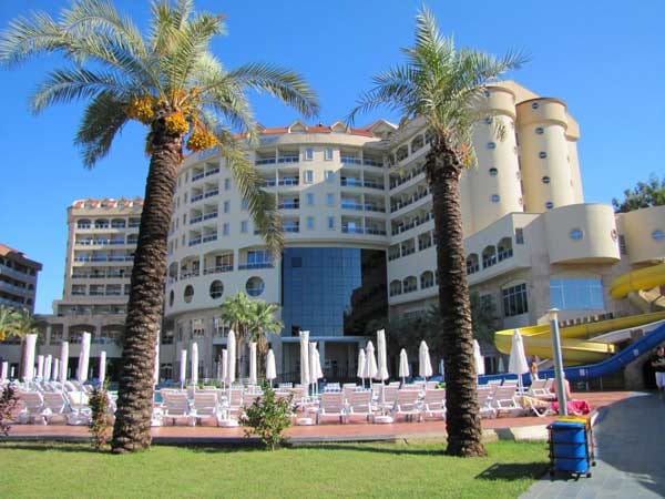 "Kirman Hotels Leodikya Resort": Das HolidayCheck TopHotel an der Türkischen Riviera bietet All Inklusive ohne Abstriche.
