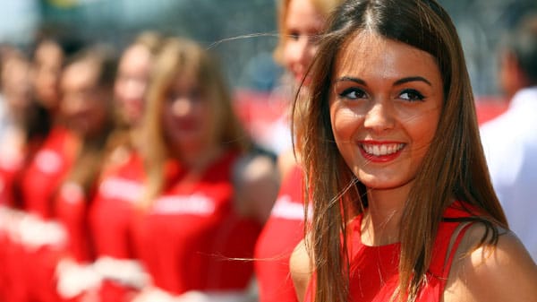 Die Grid Girls auf dem Nürburgring können in der Weltspitze locker mithalten.