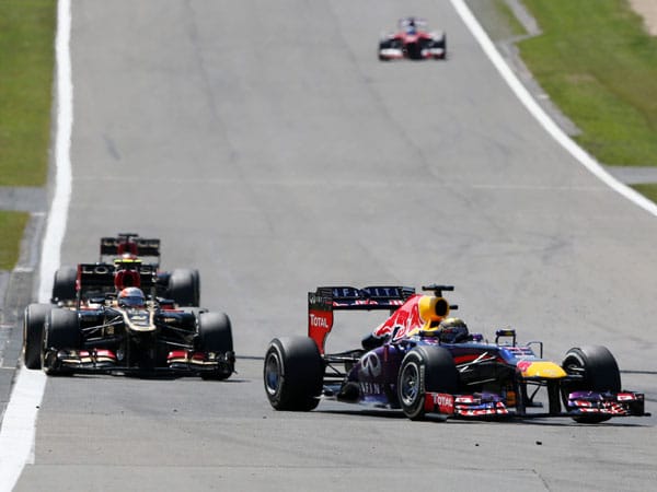 Lotus macht Druck auf den Führenden Sebastian Vettel.