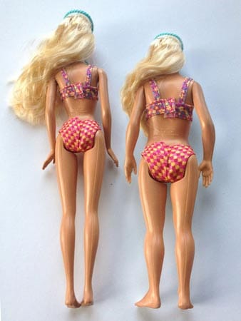 Lamms Barbie ist gut einen halben Kopf kleiner. Vor allem die unnatürlich langen Beine hat er bei seinem Modell gekürzt.