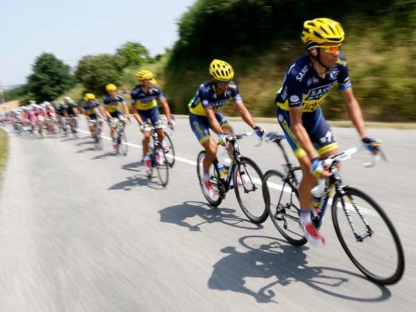 Alberto Contador (re.) hat sich für die heutige Etappe viel vorgenommen und wird wahrscheinlich einen Angriff auf das Gelbe Trikot am Mont Ventoux wagen.