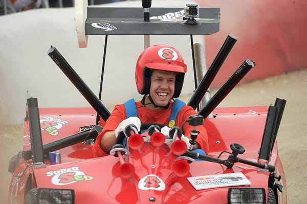Auch Vettel selbst war mit einem Dauergrinsen unterwegs.