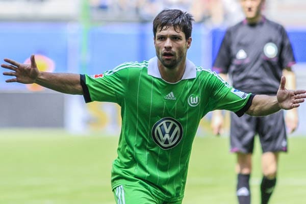 Auch bei Diego vom VfL Wolfsburg gibt es jetzt einen Stehkragen.