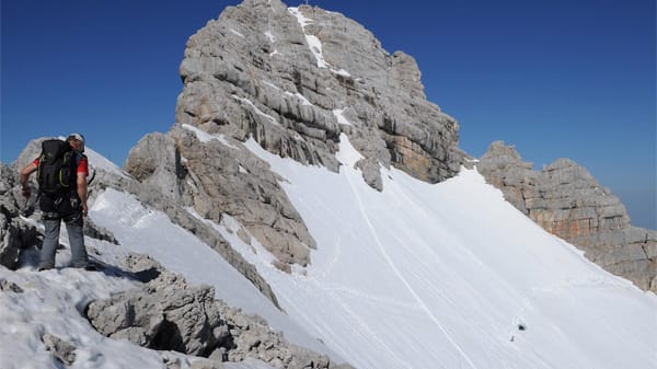 Klettersteig am Dachstein: Der Randkluftsteig ist der älteste Klettersteig der Alpen. Es gibt ihn bereits seit 1843.