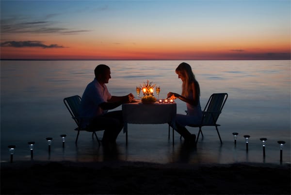 Der letzte Schritt: Jetzt brauchen Sie nur noch eine gute Idee für einen romantischen Heiratsantrag und die Flitterwochen können kommen.