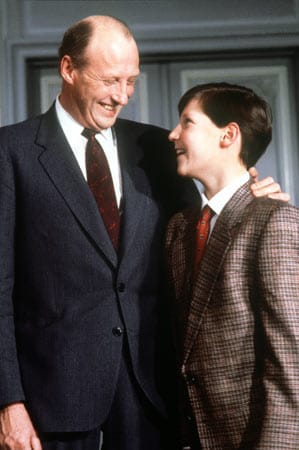 Ein inniges Vater-Sohn-Verhältnis: Harald mit seinem Sohn Haakon. Ein inniges Vater-Sohn-Verhältnis: Harald mit seinem Sohn Haakon.