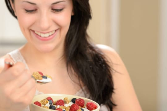 Mit einem ausgewogenen Frühstück werden Kohlenhydratspeicher wieder aufgefüllt