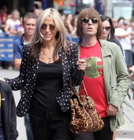 Der Ex-Oasis-Sänger Liam Gallagher und seine Frau Nicole Appleton haben sich laut britischen Medienberichten getrennt. Grund für das Beziehungs-Aus war das Bekanntwerden von Liam Gallaghers Affäre, aus der auch ein Kind hervorgegangen sein soll.