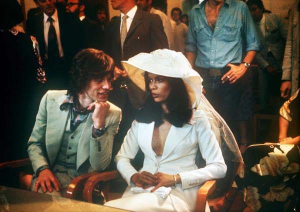 Die anhaltenden Gerüchte um eine bevorstehende Hochzeit des prominenten Paares bestätigten sich jedoch: Keinen Monat später, am 12. Mai 1971, gab sich das Paar in St. Tropez das Ja-Wort. Aufsehen erregte besonders Jaggers mattgrüner Hochzeitsanzug, zu dem er vielfarbige Schuhe trug. Die Ehe wurde am 2. November 1979 geschieden.