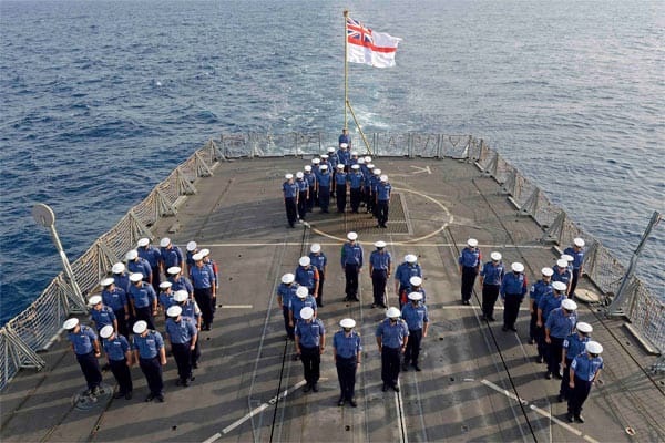 Besatzung eines Schiffes der Royal Navy. Besatzung eines Schiffes der Royal Navy.