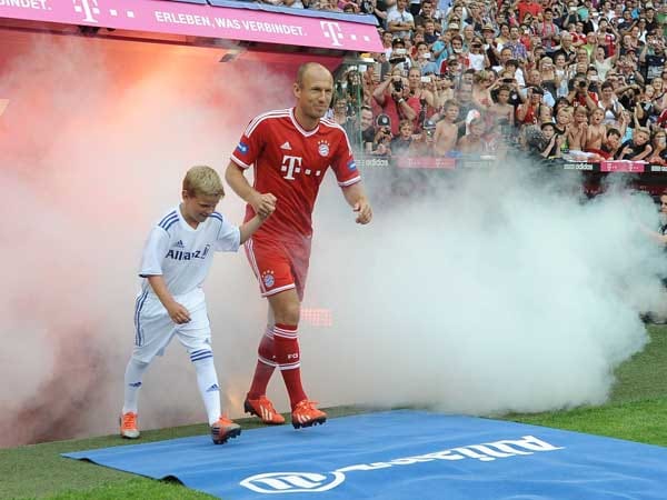 Auch Champions League Finalheld Arjen Robben ließ es sich nicht nehmen, sich dem Münchner Publikum zu zeigen.