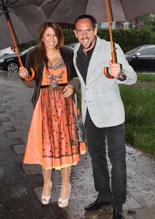 Franck Ribéry und seine Frau Wahiba Belhami. Die beiden haben zwei Töchter und einen Sohn.