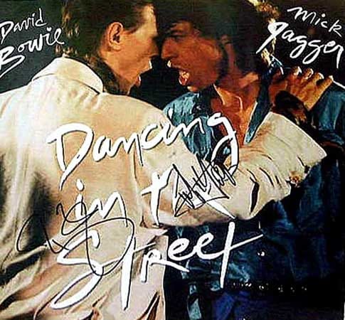 Zusammen mit David Bowie veröffentlichte Jagger "Dancing in the Street". Die Single erreichte internationale Top-Positionen, das Video zum Lied fand viel Beachtung, und für das Live-Aid-Projekt gab es die Erlöse aus den Verkäufen.