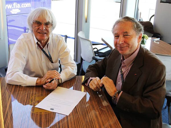 Am Rande des Grand Prix von Ungarn unterschreiben F1-Promoter Bernie Ecclestone (li.) und FIA-Präsident Jean Todt den Beschluss für den Rahmenvertrag des neue Concorde-Agreement. Darin wird die Geldverteilung geregelt.
