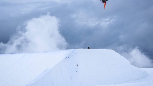 Das IOC hat zwölf neue Wettbewerbe für die Olympischen Winterspiele in Sotschi 2014 aufgenommen. Das ist der größte Zuwachs der Geschichte. Mit dabei: Slopestyle Freeskiing für Frauen und Männer.