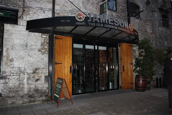 Auf dem "Ireland Whiskey Trail" zu finden, ist zum Beispiel die "Old Jameson Distillery".