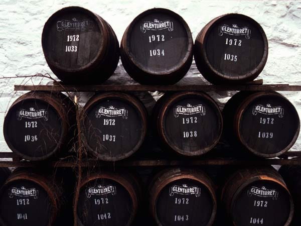 Die Spuren der britischen Whiskyherstellung reichen bis ins Jahr 1494 zurück. Die älteste heute noch existierende Destillerie in Schottland ist die "Glenturret", die 1775 ihre Pforten öffnete.