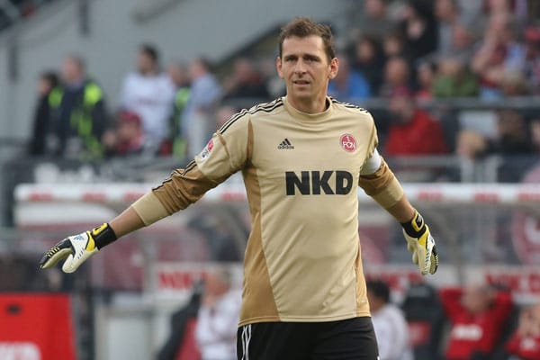 Torhüter Rafael Schäfer ist und bleibt Kapitän beim 1. FC Nürnberg. Der 34-Jährige, der mit Ausnahme der Saison 2007/2008 (VfB Stuttgart) seit zwölf Jahren zu den Franken gehört, genießt Kultstatus beim Club.